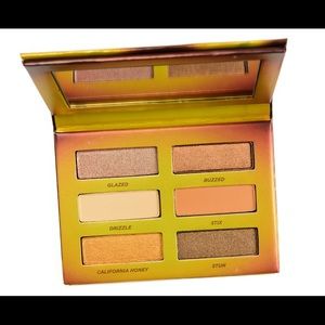 Urban Decay Mini Honey 🍯 w/ shadow primer